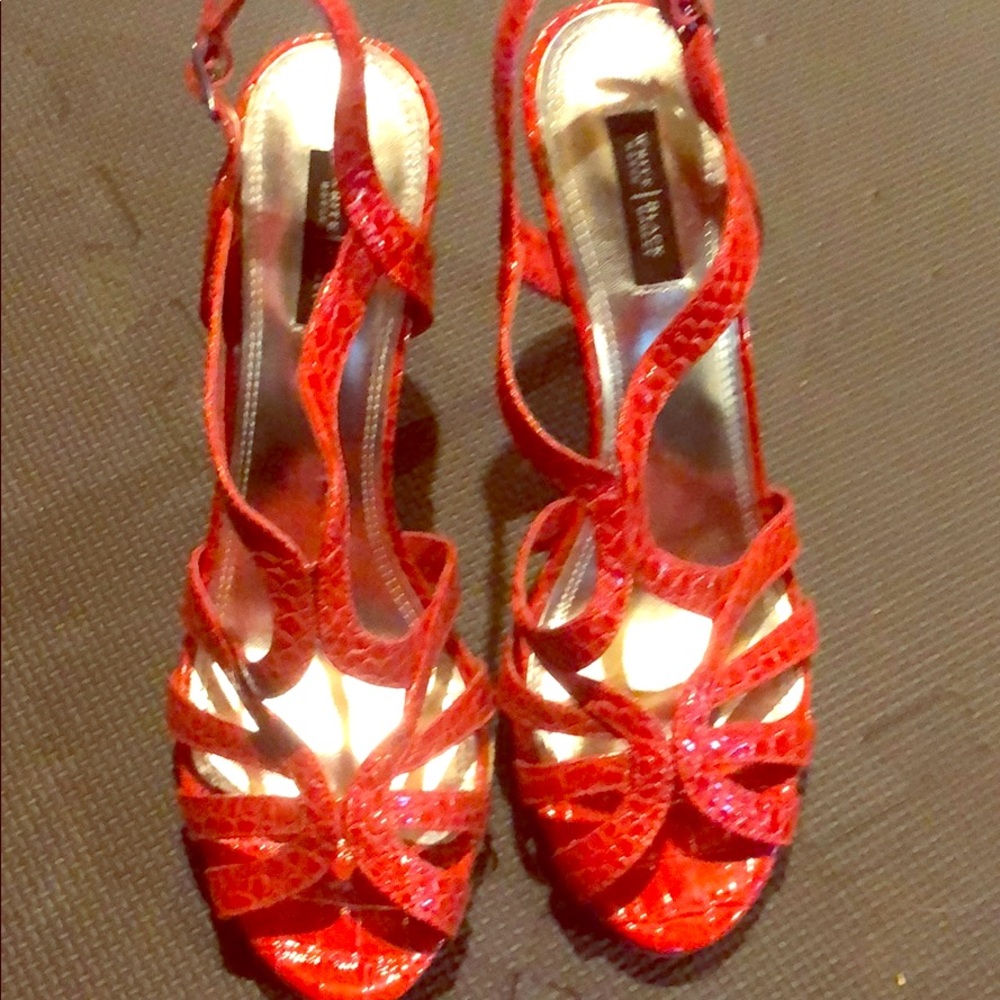 White House Black Market pumps